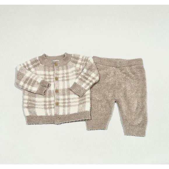 Gerber Gingham Sweater and Pants Set Fuzzy Tan/White Buttons 0-3M Modern Moments - Picture 1 of 7